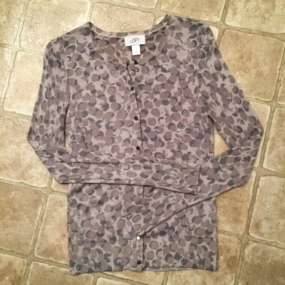 LOFT Sweaters - LOFT crew neck cardigan